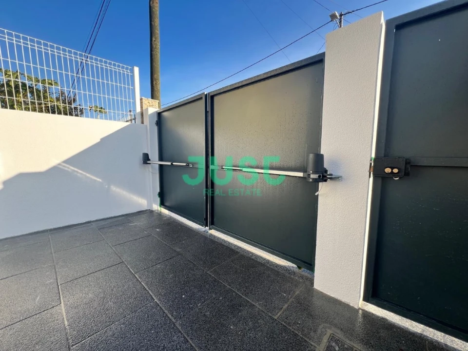 Moradia T3 para Venda em Fernao Ferro Foto 19