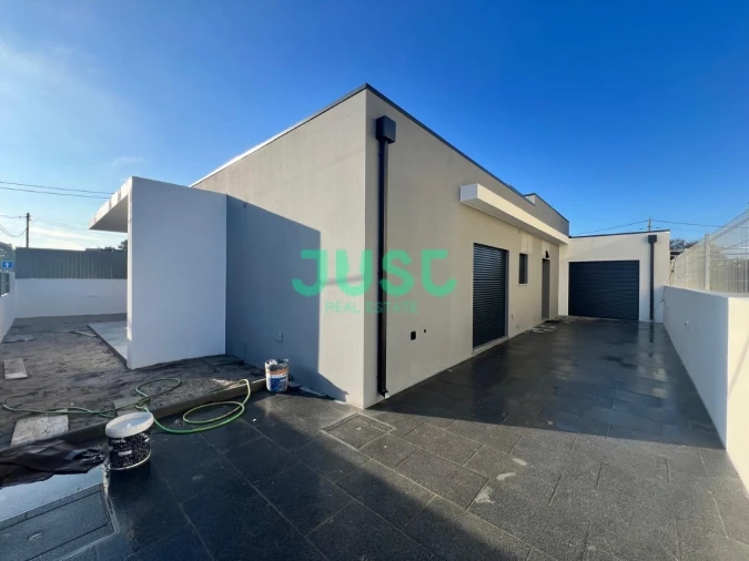 Moradia T3 para Venda em Fernao Ferro Foto 3