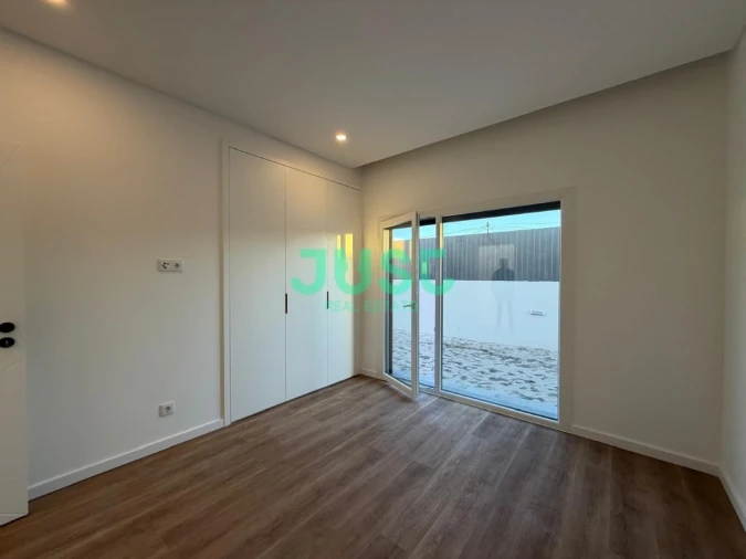 Moradia T3 para Venda em Fernao Ferro Foto 24