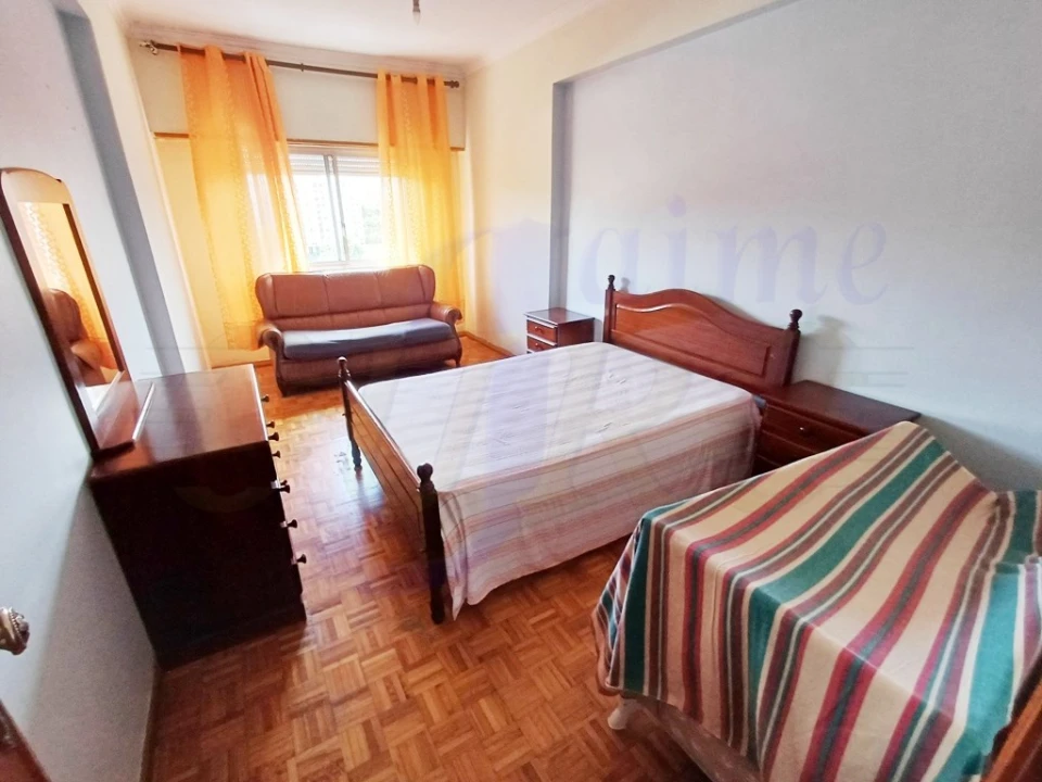 Apartamento T2 para Venda em Agualva e Mira-Sintra Foto 8