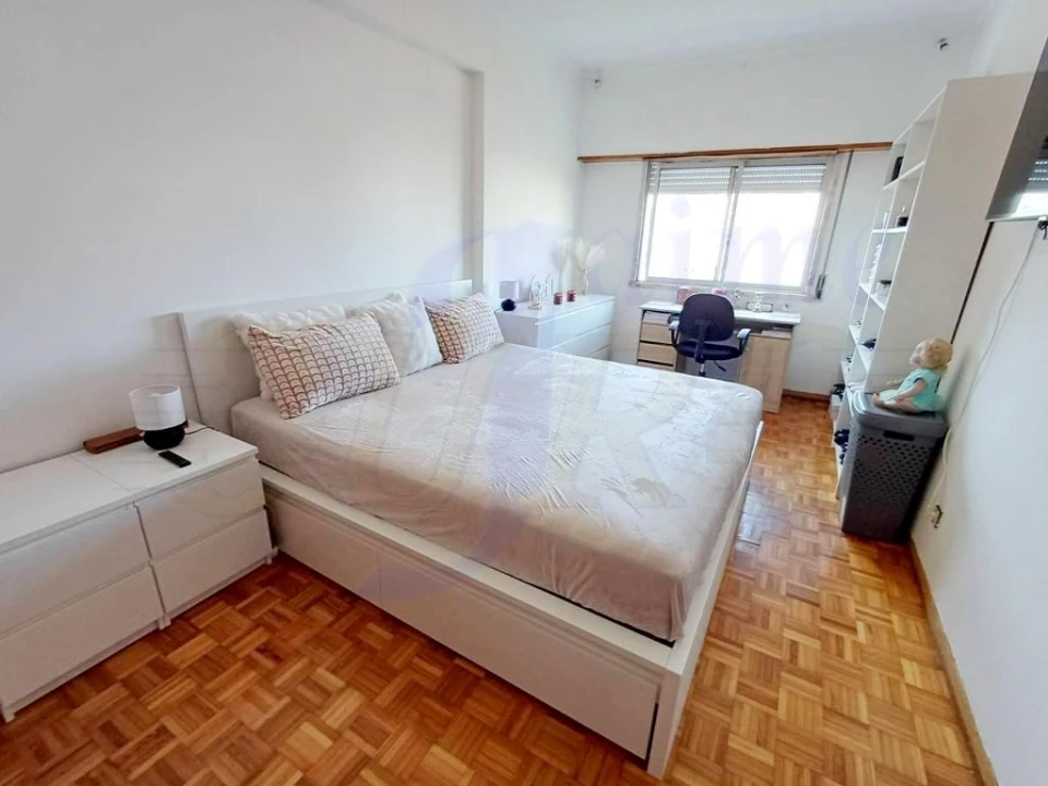 Apartamento T2 para Venda em Agualva e Mira-Sintra Foto 9