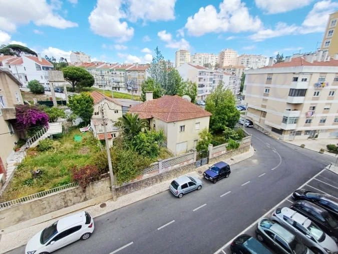 Apartamento T2 para Venda em Agualva e Mira-Sintra Foto 16