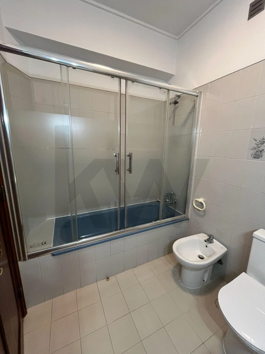 Apartamento T2 para Arrendamento em Almada, Cova da Piedade, Pragal e Cacilhas Foto 17