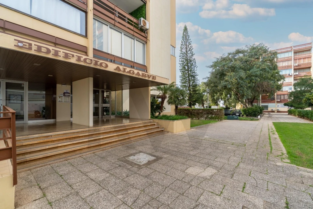 Apartamento para Venda em Quarteira Foto 2