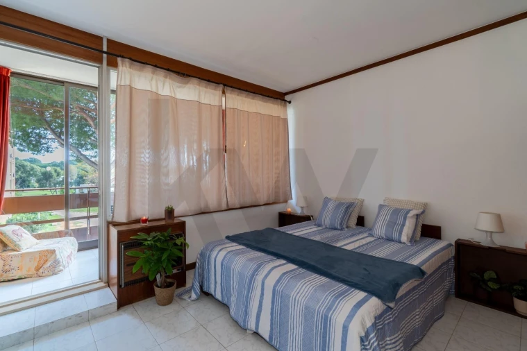 Apartamento para Venda em Quarteira Foto 14