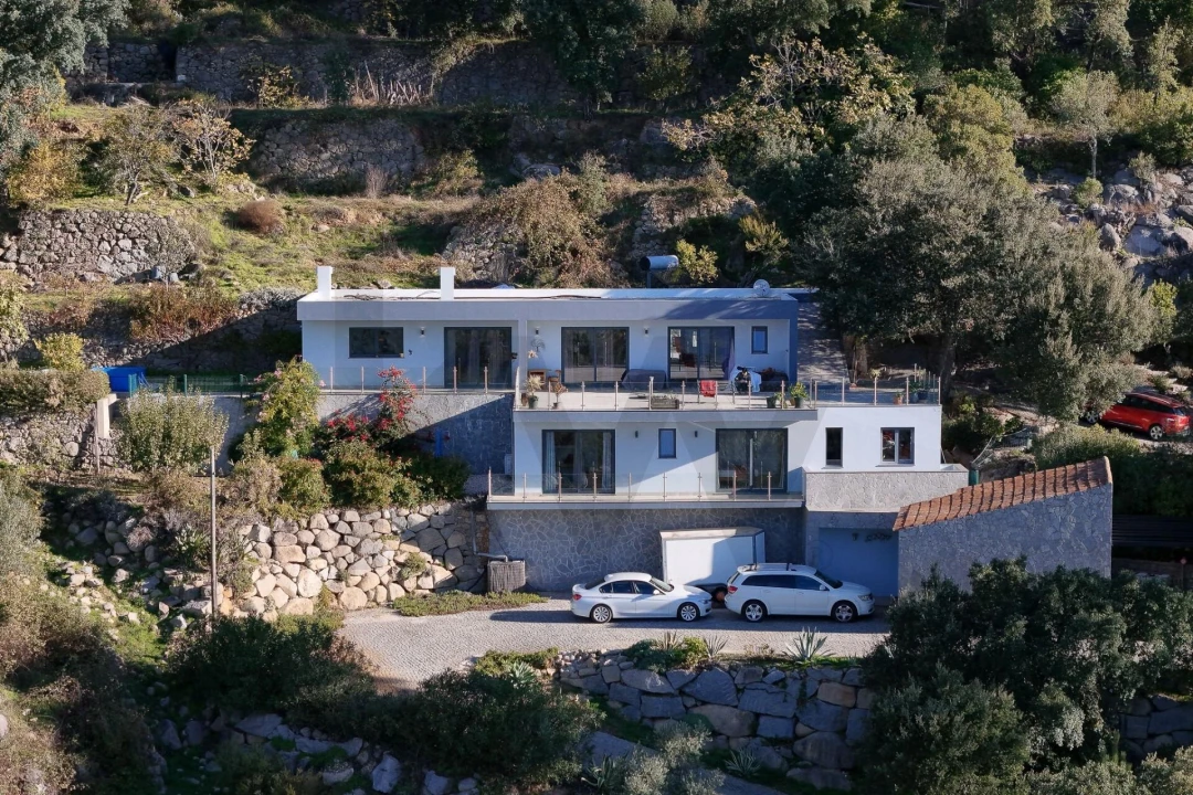 Moradia T3 para Venda em Monchique Foto 4