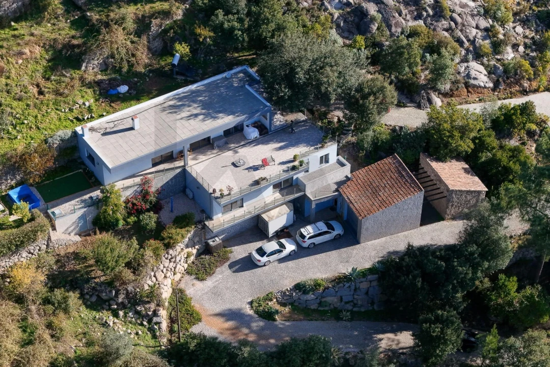 Moradia T3 para Venda em Monchique Foto 5