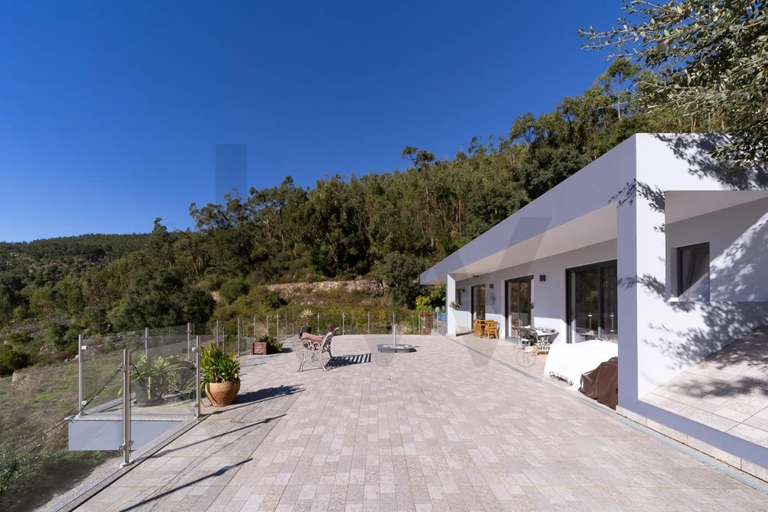 Moradia T3 para Venda em Monchique Foto 9