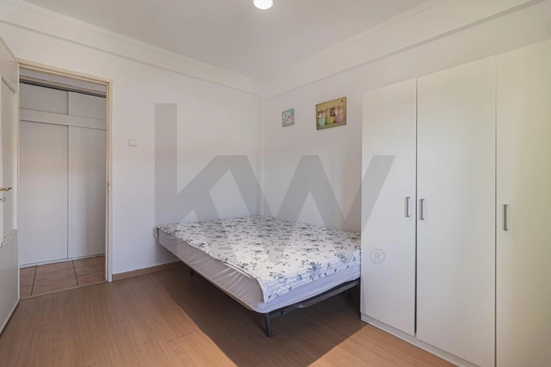 Apartamento T3 para Venda em Porto Salvo Foto 19