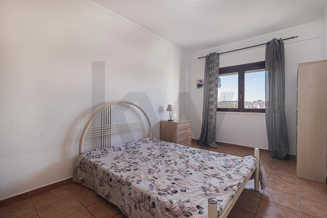 Apartamento T3 para Venda em Porto Salvo Foto 29