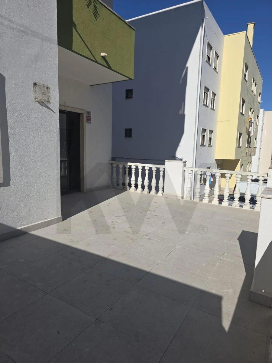 Apartamento T2 para Venda em Algés, Linda-A-Velha e Cruz Quebrada-Dafundo Foto 8