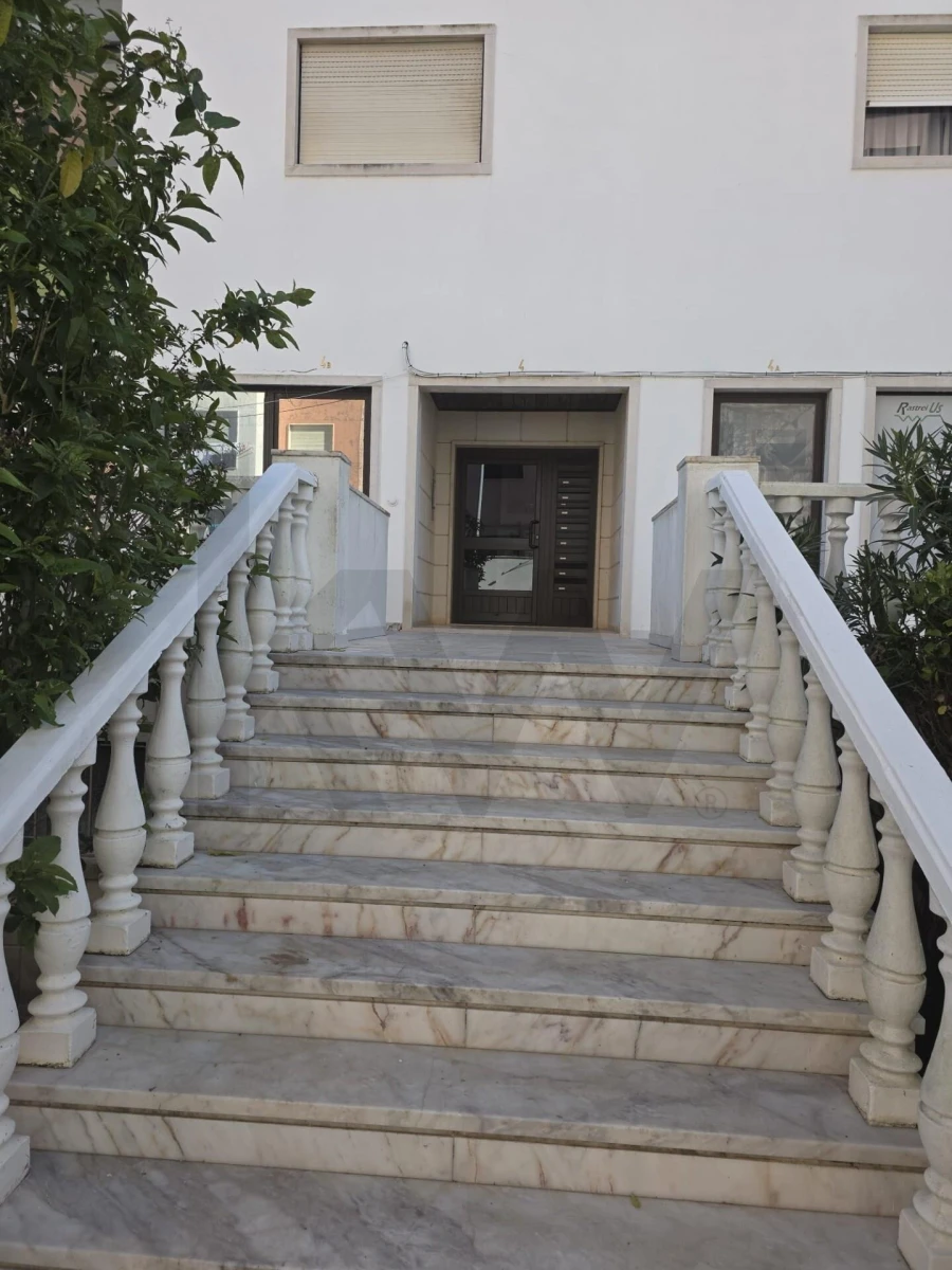 Apartamento T2 para Venda em Algés, Linda-A-Velha e Cruz Quebrada-Dafundo Foto 12