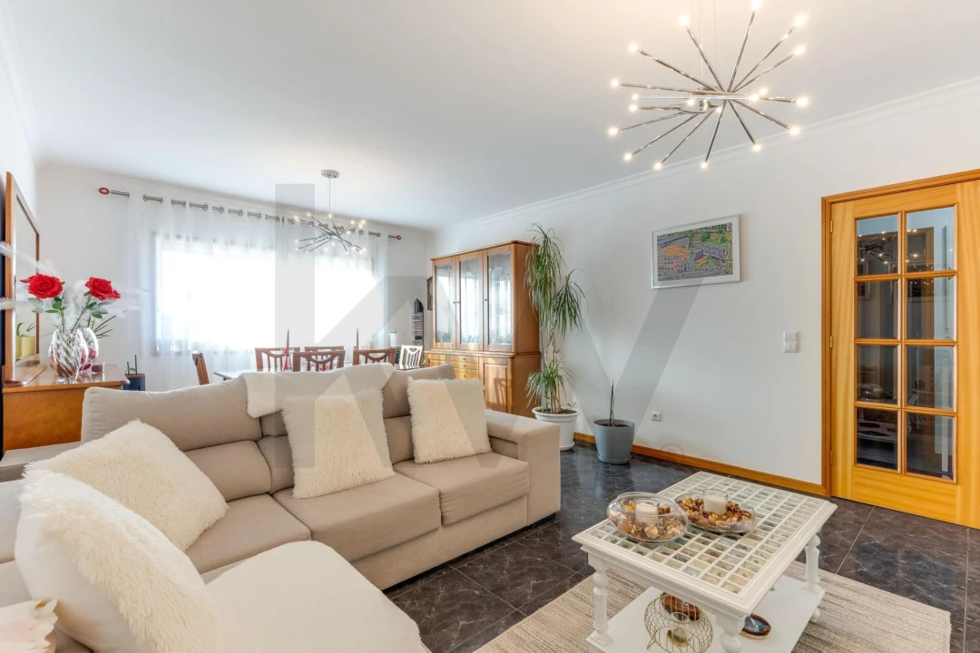 Apartamento T1 para Venda em Canelas Foto 4