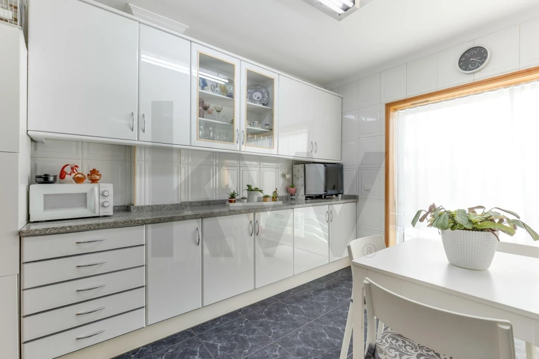 Apartamento T1 para Venda em Canelas Foto 2