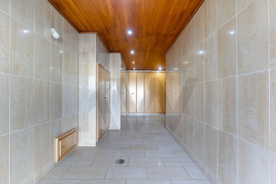 Apartamento T1 para Venda em Canelas Foto 30