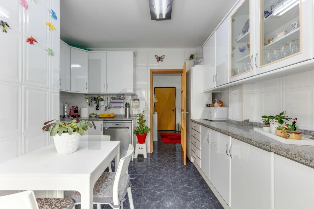 Apartamento T1 para Venda em Canelas Foto 14