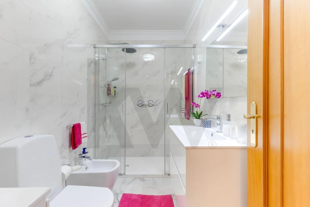 Apartamento T1 para Venda em Canelas Foto 3