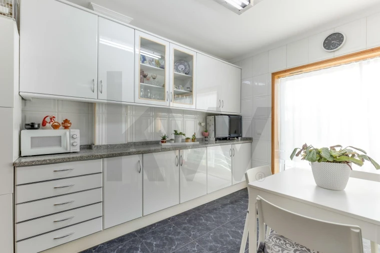 Apartamento T1 para Venda em Canelas Foto 2