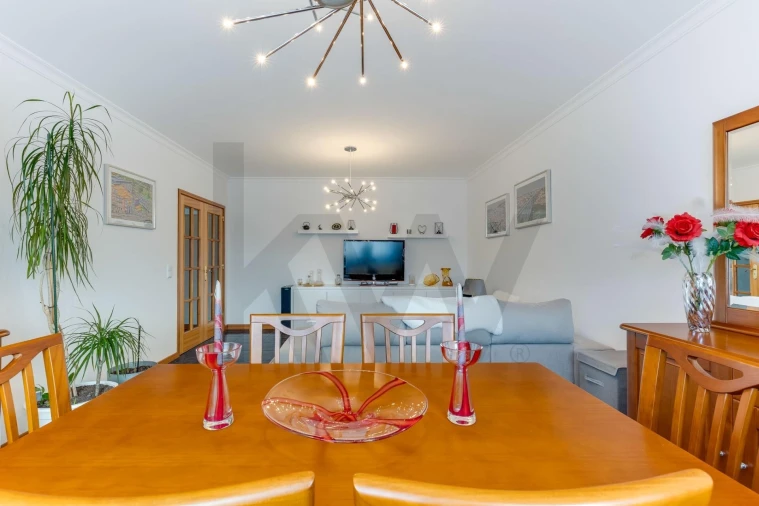 Apartamento T1 para Venda em Canelas Foto 9