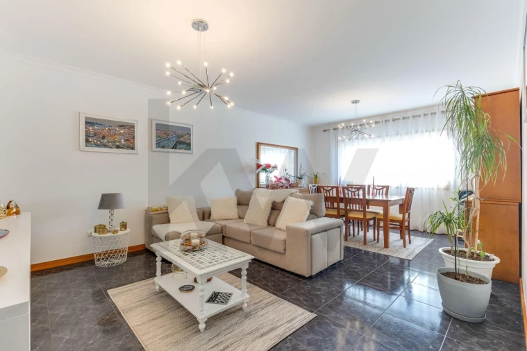 Apartamento T1 para Venda em Canelas Foto 6