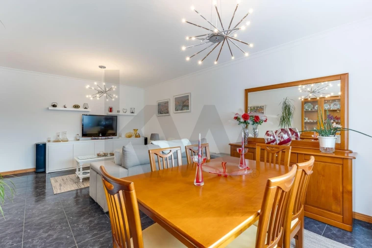 Apartamento T1 para Venda em Canelas Foto 8