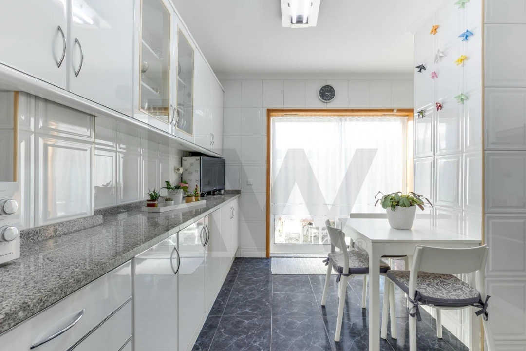 Apartamento T1 para Venda em Canelas Foto 12