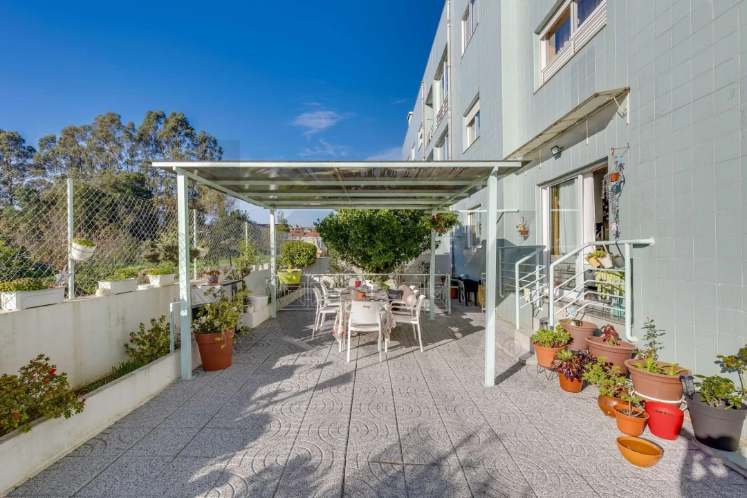 Apartamento T1 para Venda em Canelas Foto 23