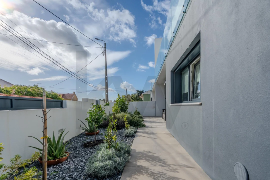 Moradia T4 para Venda em Rio de Mouro Foto 27