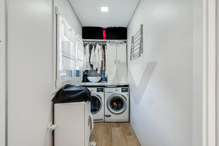 Moradia T4 para Venda em Rio de Mouro Foto 23