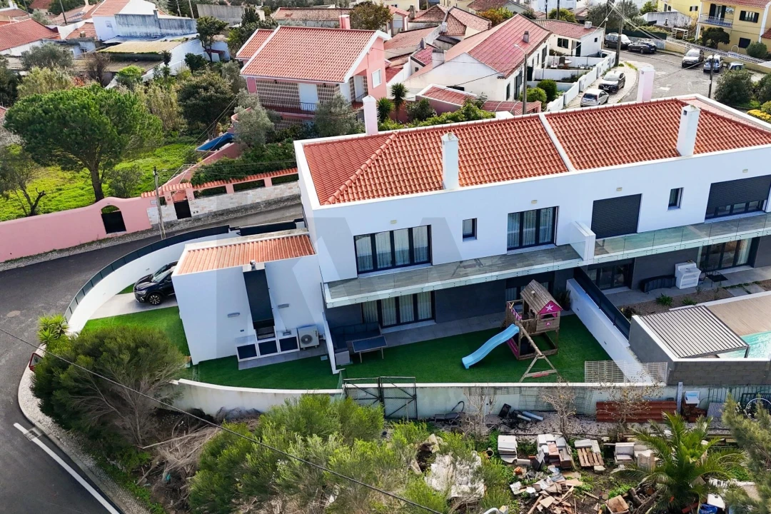 Moradia T4 para Venda em Rio de Mouro Foto 34