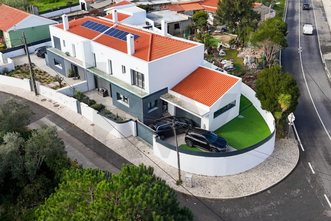 Moradia T4 para Venda em Rio de Mouro Foto 33