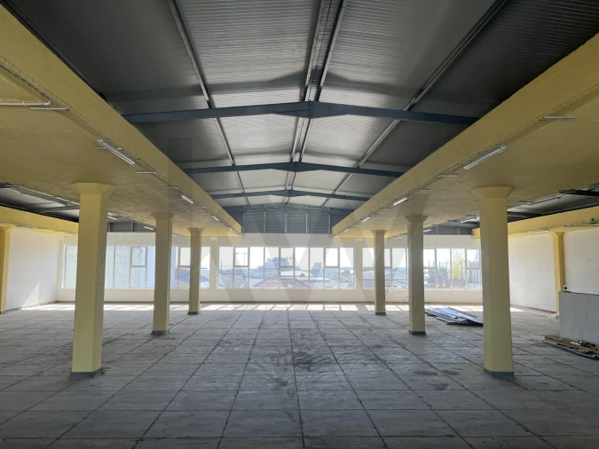 Armazém para Venda em Sacavém e Prior Velho Foto 23