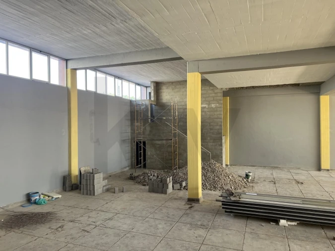 Armazém para Venda em Sacavém e Prior Velho Foto 4