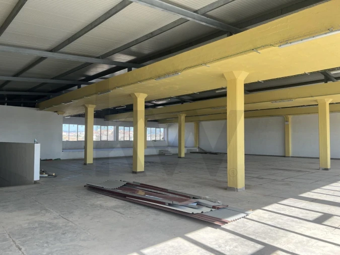 Armazém para Venda em Sacavém e Prior Velho Foto 20