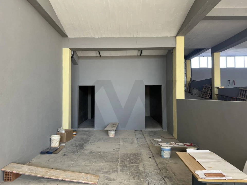 Armazém para Venda em Sacavém e Prior Velho Foto 6