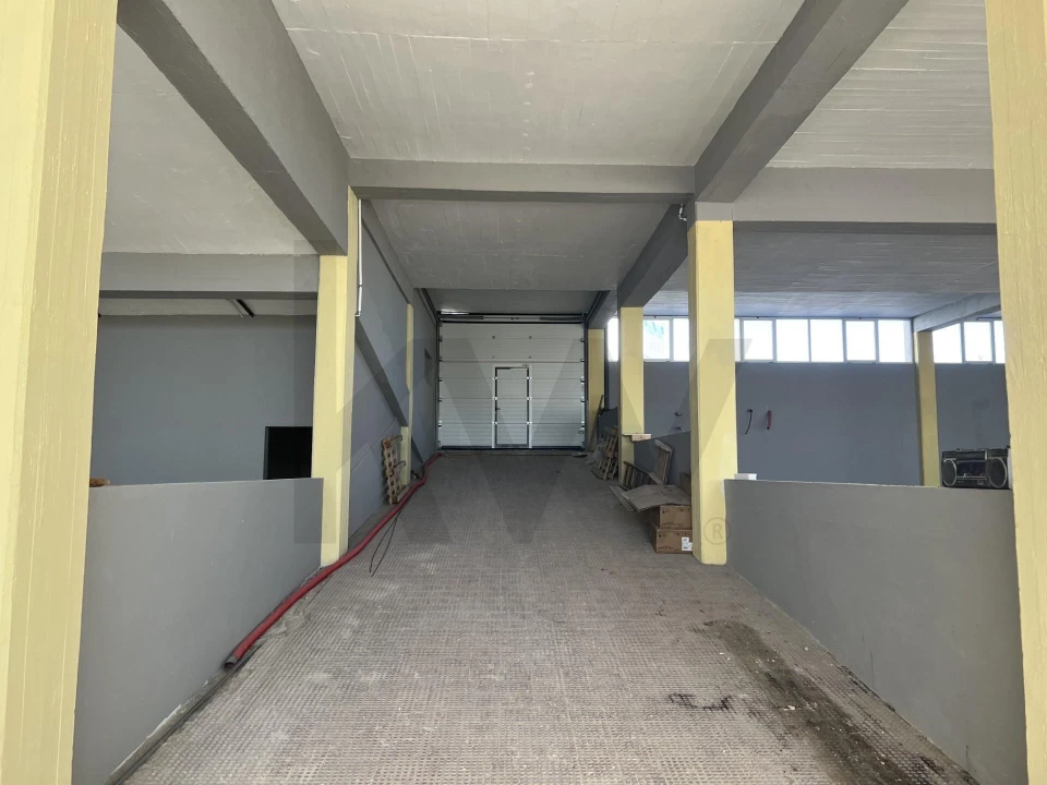 Armazém para Venda em Sacavém e Prior Velho Foto 9