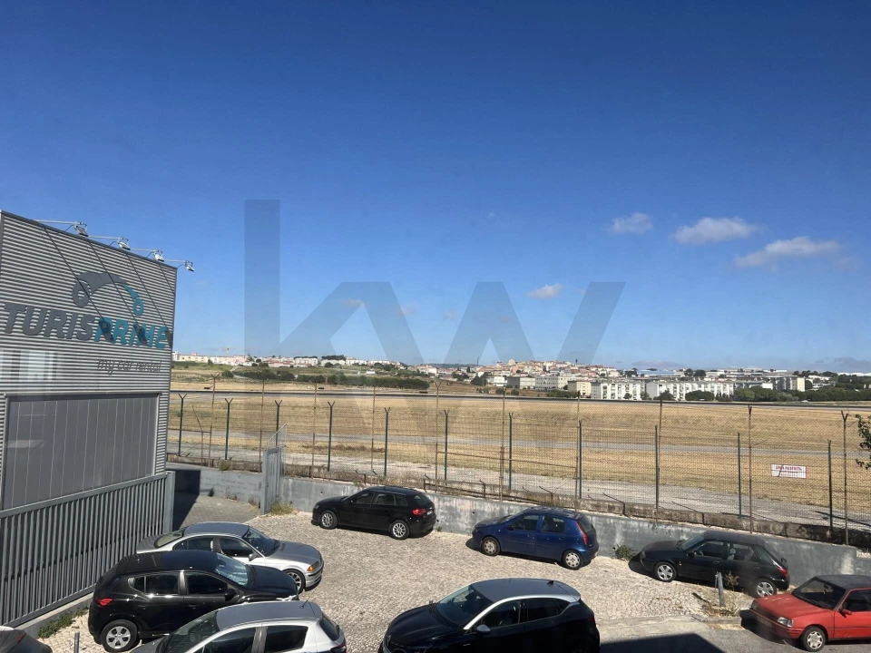 Armazém para Venda em Sacavém e Prior Velho Foto 32