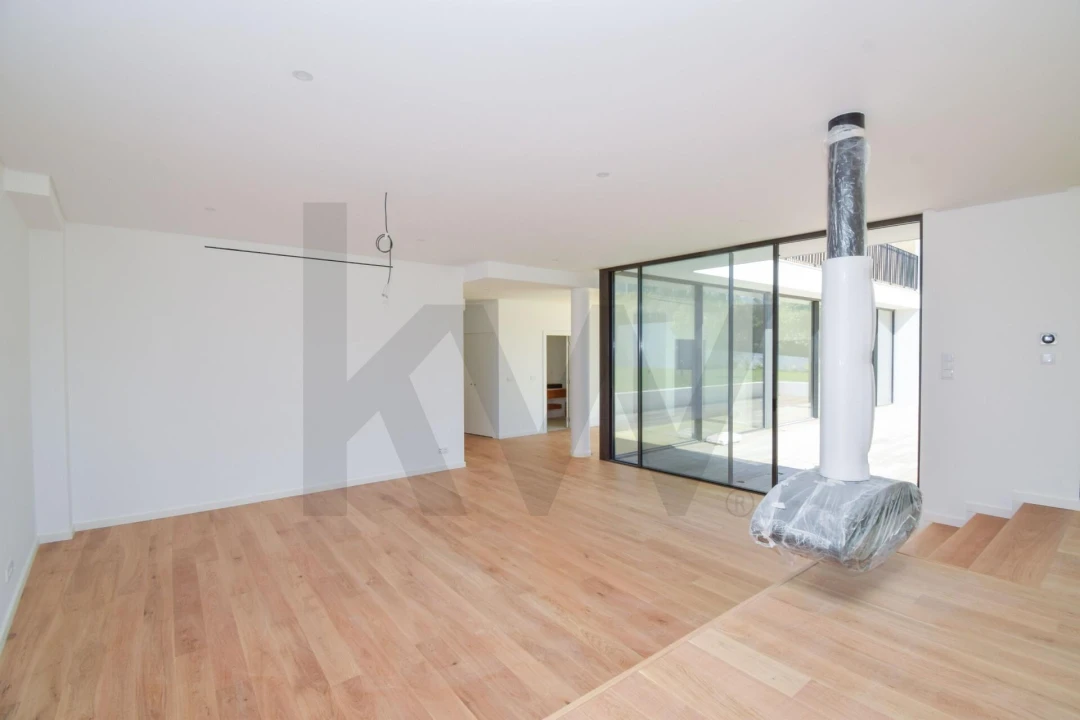 Moradia T5 para Arrendamento em Barcarena Foto 19