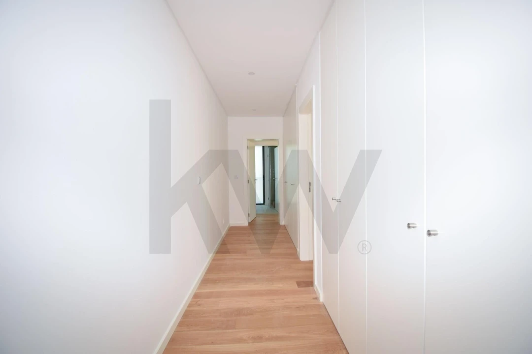 Moradia T5 para Arrendamento em Barcarena Foto 28