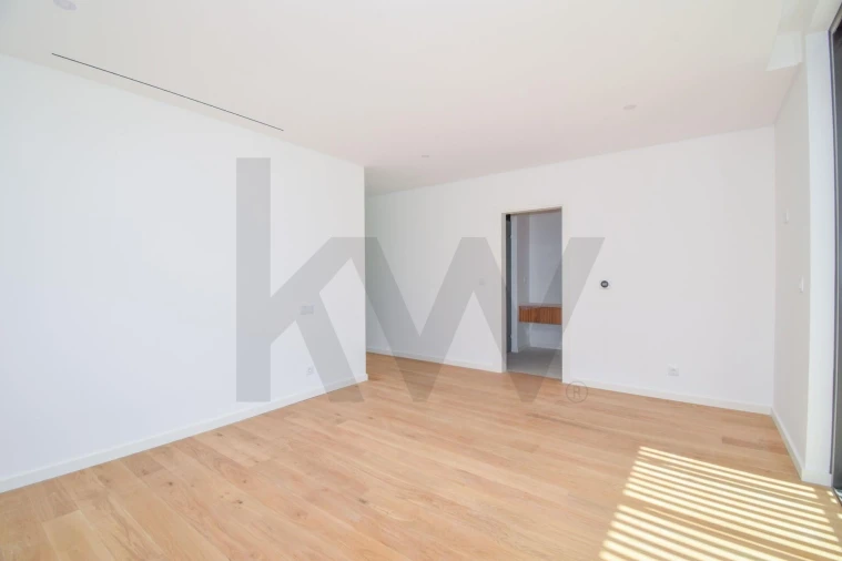 Moradia T5 para Arrendamento em Barcarena Foto 32