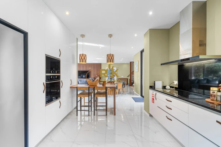 Moradia T4 para Venda em Campanario Foto 8