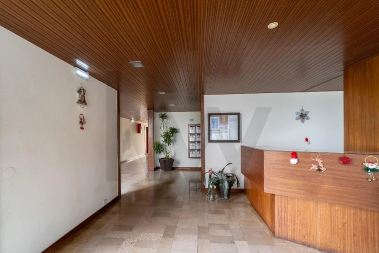 Apartamento para Venda em Quarteira Foto 5