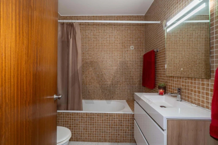 Apartamento para Venda em Quarteira Foto 24