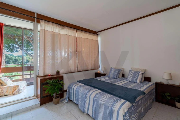 Apartamento para Venda em Quarteira Foto 14