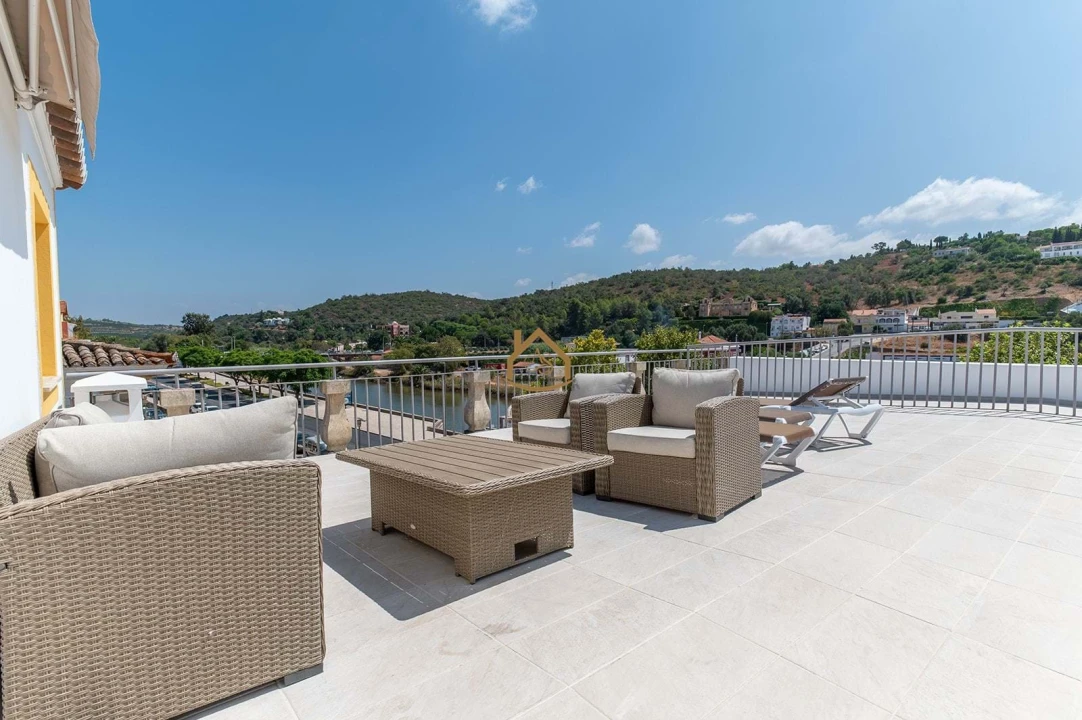 Apartamento para Arrendamento férias em São Silvestre Foto 9