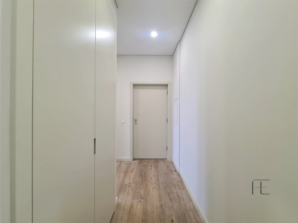 Apartamento T2 para Arrendamento em Espinho Foto 15