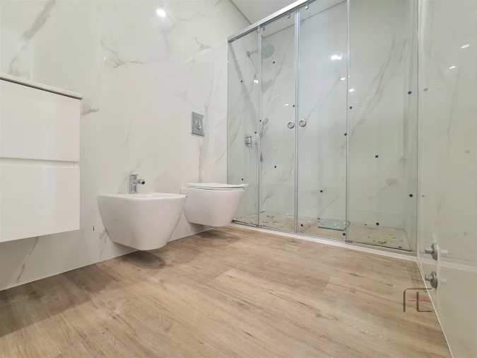 Apartamento T2 para Arrendamento em Espinho Foto 10