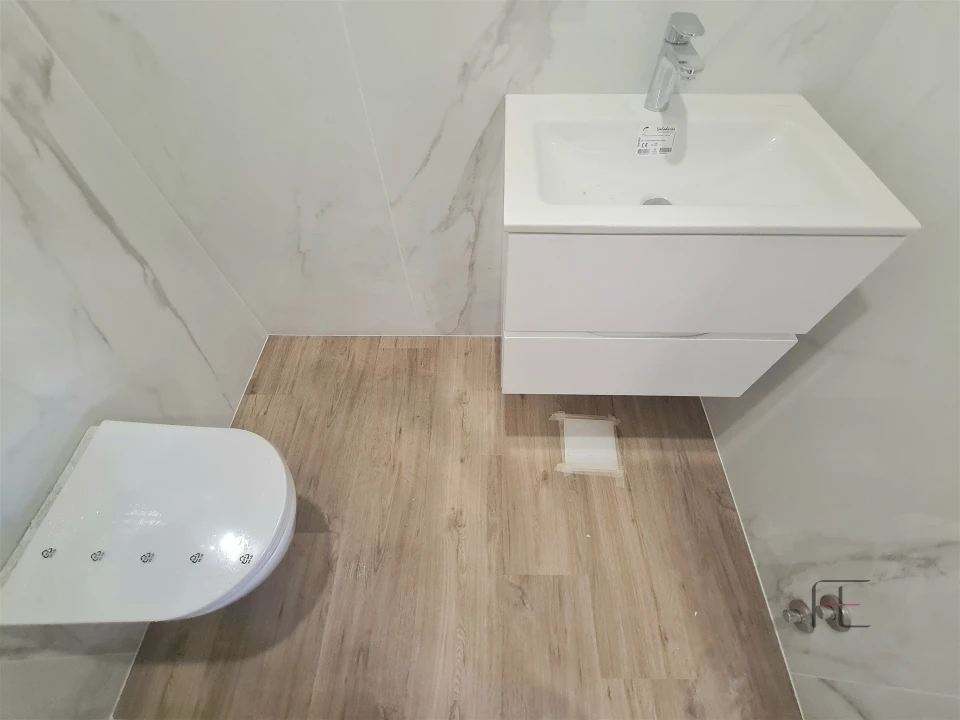 Apartamento T2 para Arrendamento em Espinho Foto 7