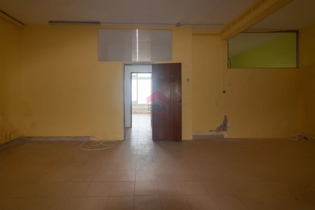 Loja para Venda em Faro (Sé e São Pedro) Foto 10