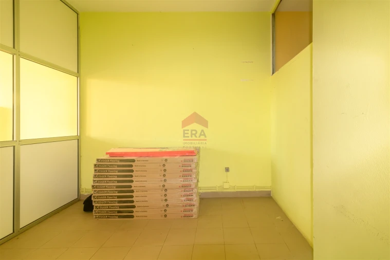 Loja para Venda em Faro (Sé e São Pedro) Foto 3